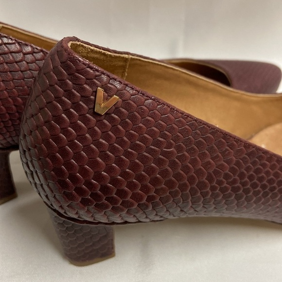 Vionic Madison Mia Snake Embossed Leather Pumps Heels Burgundy Size 9 - Picture 5 of 7